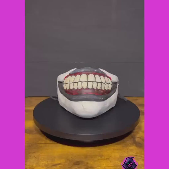 Twisty-inspired clown mask product showcase